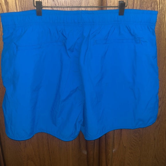 Calvin Klein - Picture 4 of 4